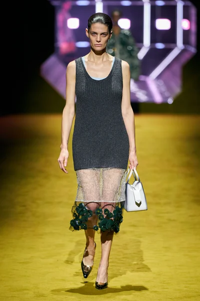 Look 17